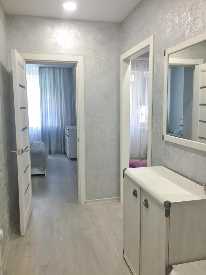 Сучасна Та Простора Квартира В Гарному Районі Міста Біля Парку Irpin Dış mekan fotoğraf